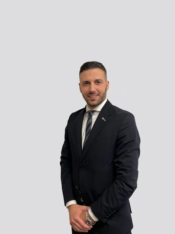 Davide Di Nola, Titolare — Agente Senior