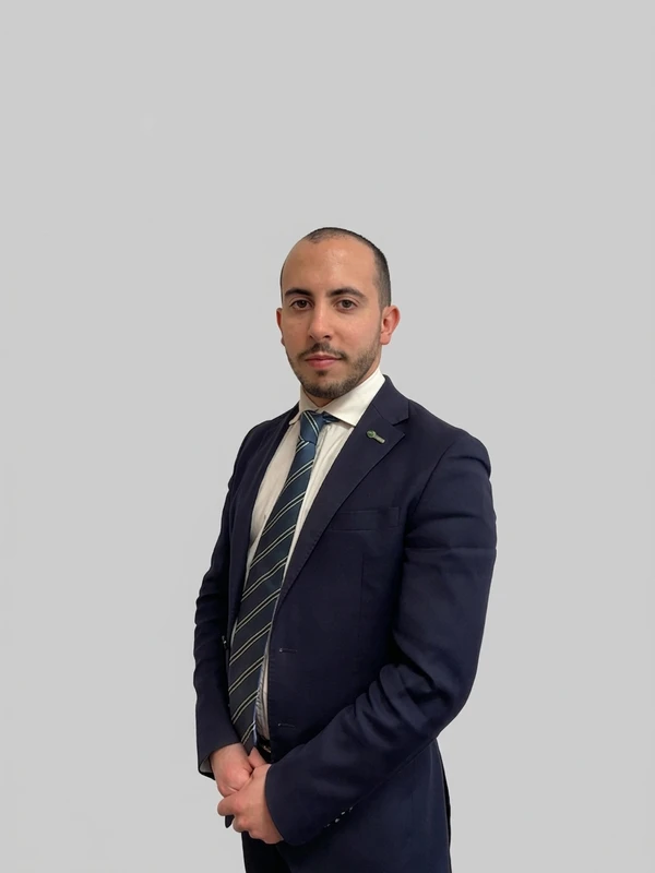 Gabriele Salonis, Agente Immobiliare